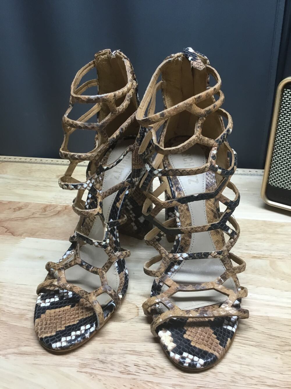 Schutz Julianna Sandals Women's 8 Nude Caram Leather Snake Print Block Heel